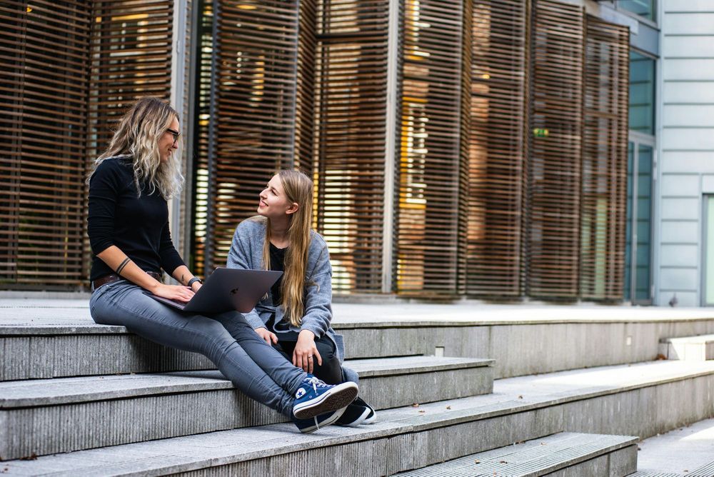 Reconversion développeur web : Comment réussir votre changement pro ?