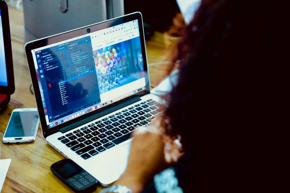 Ingénieur en intelligence artificielle : quel salaire espérer en 2025 ?